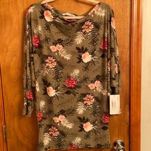 NWT - tunic (B-8)